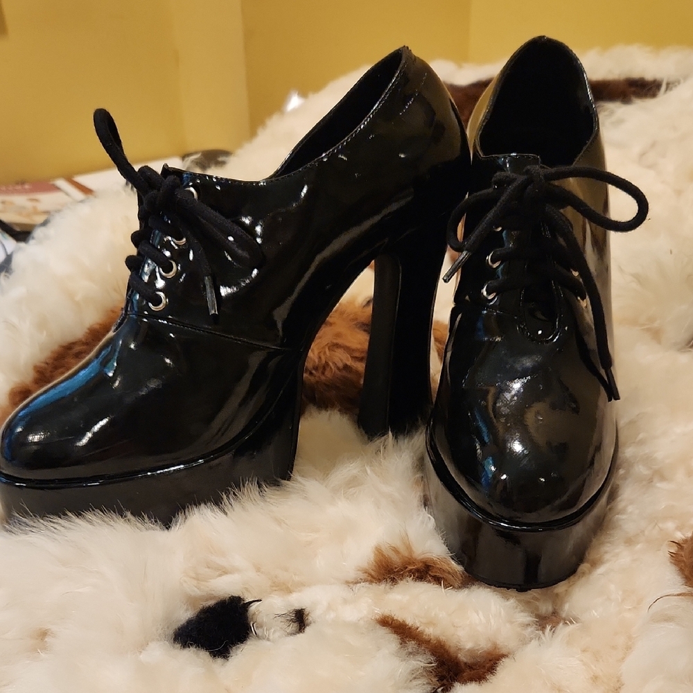 Black  ELLIE Platform Heels - Picture 3 of 3